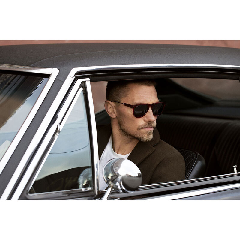 AMBOY, Red Streaky Acetate with Shiny Gunmetal Metal-Mineral Polarized 555nm Cat 3 to 3, hi-res image number null